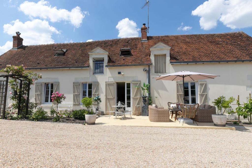 Le Clos Des Roses Chambres Et Tables D Hotes Meusnes Exterior foto